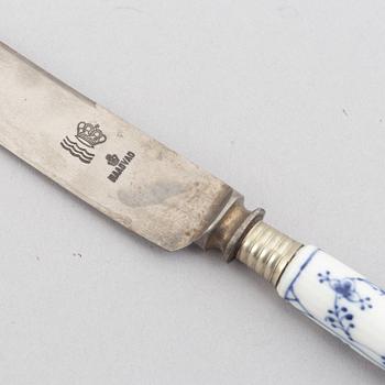 A set of seven 'Musselmalet'/'Blue fluted' Dinner knives, Raadvad's Fabrikker / Royal Copenhagen, early 20th century.