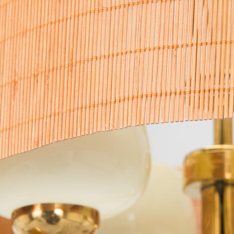 Paavo Tynell, kattovalaisin, malli 1359/4 Taito 1900-luvun puoliväli.