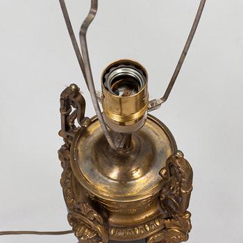 Bordslampor, ett par, sekelskiftet 1800/1900.