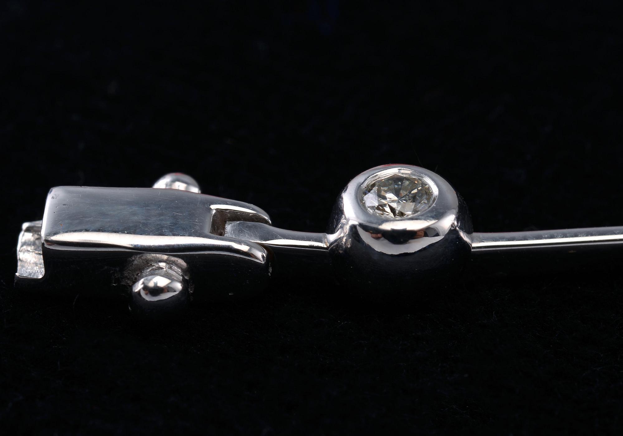 RANNERENGAS, briljanttihiottuja timantteja n. 0.90 ct. 18K valkokultaa. Pituus 18,5 cm. Paino 19 g.