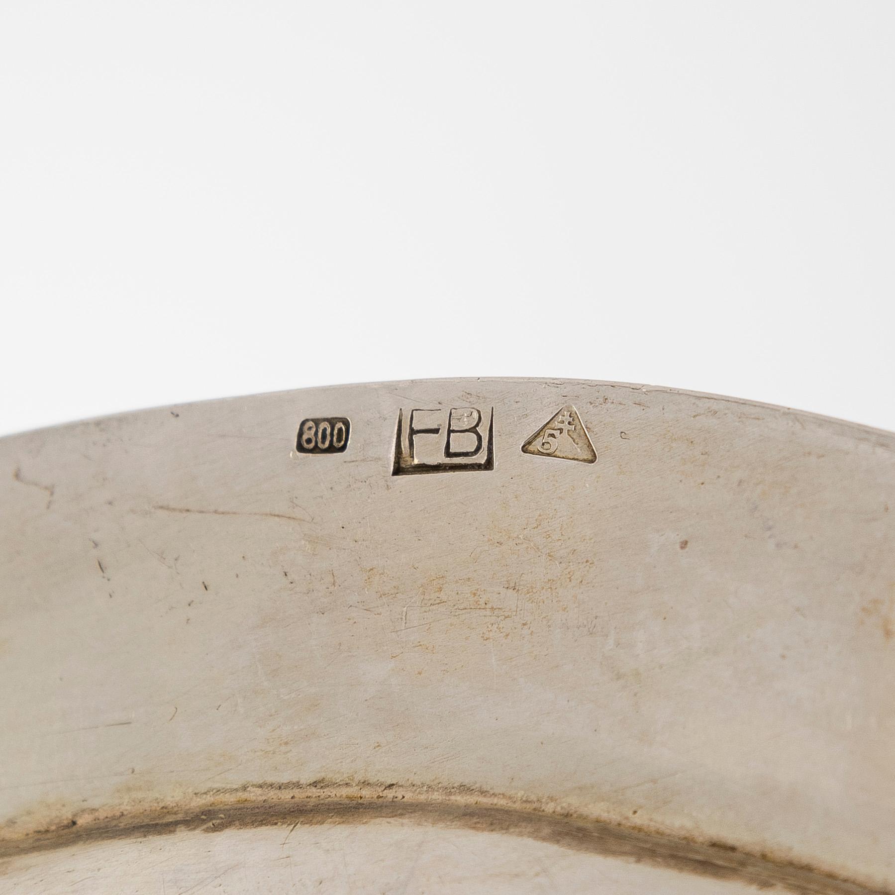 Serveringsfat, 2 st snarlika, silver, Tjeckoslovakien 1929-1941.