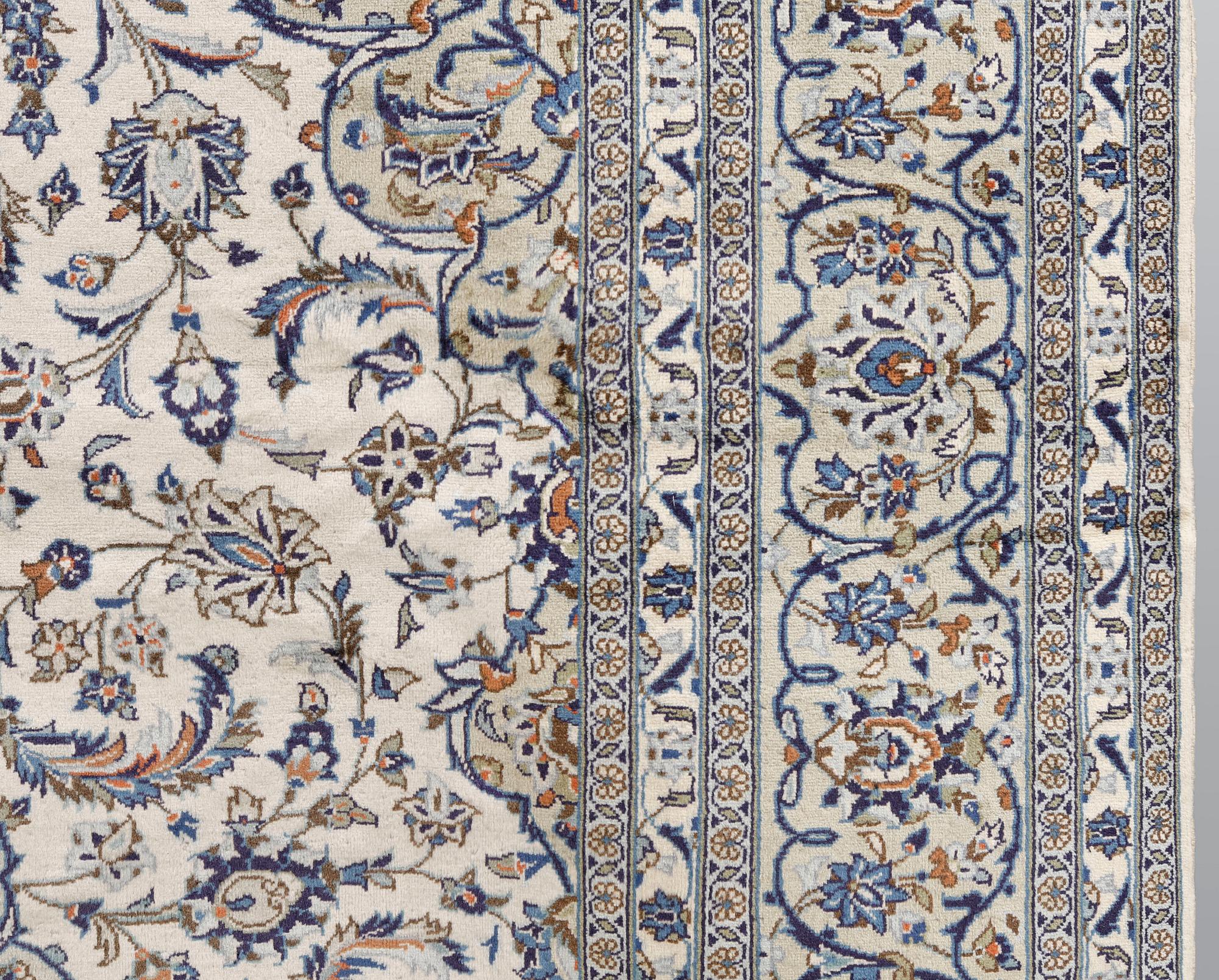 Matta, Keshan, ca 360 x 250 cm.