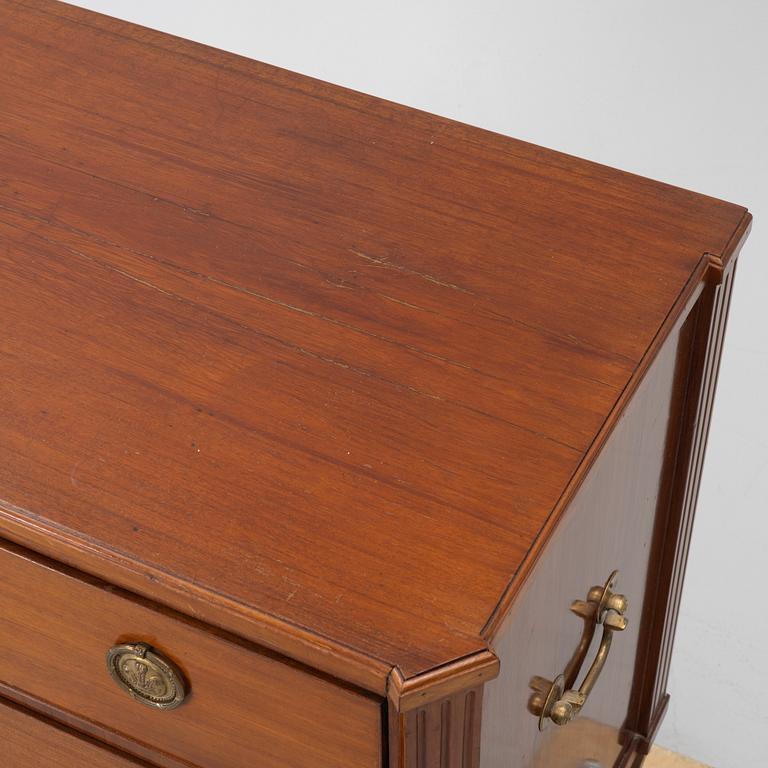 A Gustavian chest of drawers, end of the 18th century,