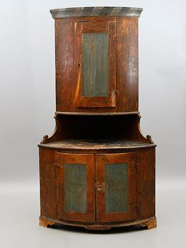 HÖRNSKÅP, 1700-/1800-tal.