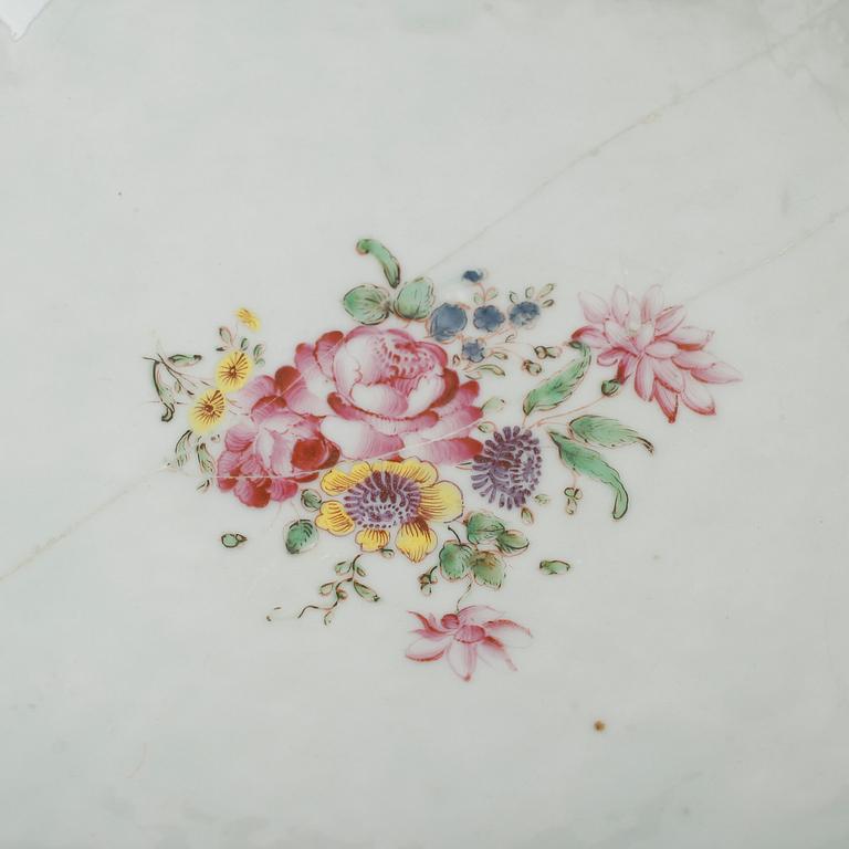 SKÅLAR, 1 par, porslin, Kina, Qianlong 1736-1795.