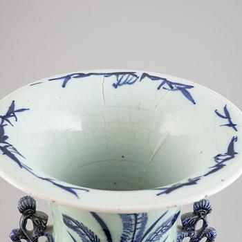 A large chinese blue and white vase, Qing Dynasty, around the year 1900.