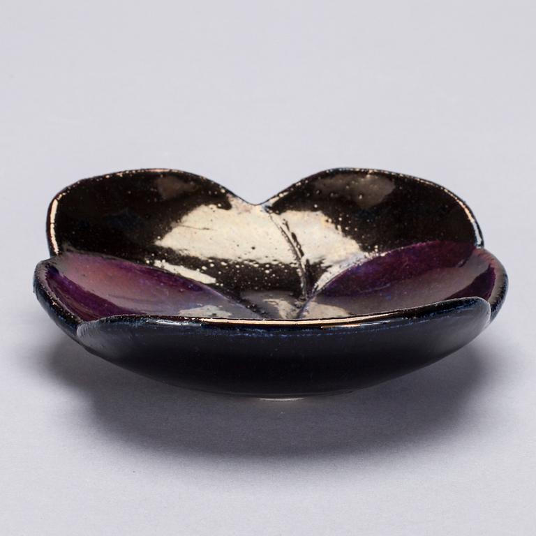 FAT, keramik, "Violetta", Birger Kaipiainen, Arabia, 1900-talets slut.