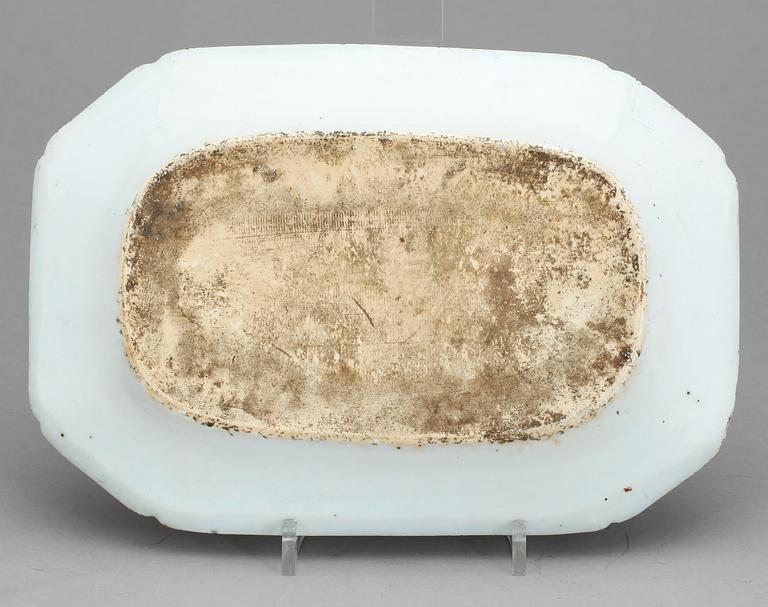 STEKFAT, porslin, Kina, Qianlong, (1736-1795).