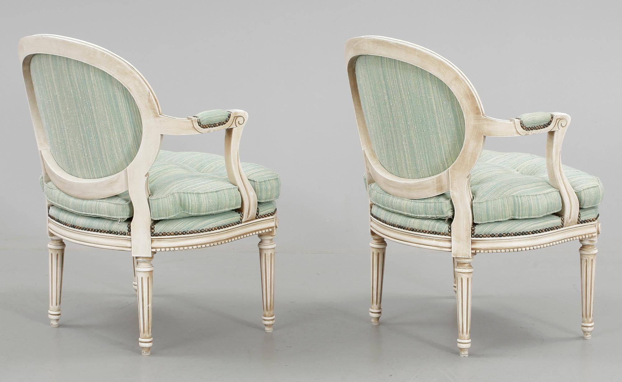 KARMSTOLAR, ett par, gustaviansk stil, 1900-talets första hälft.