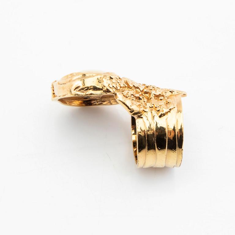 Yves Saint Laurent, ring.
