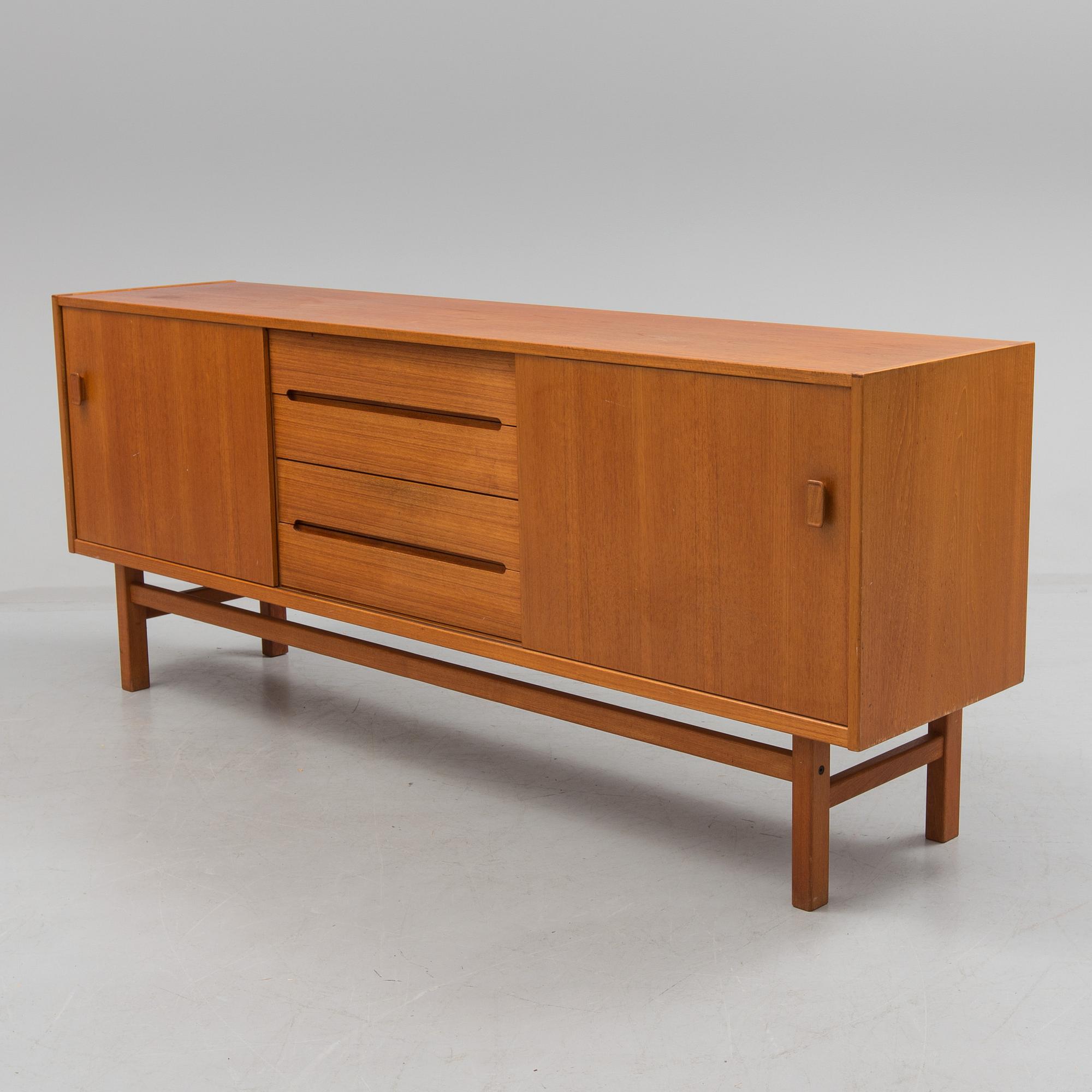 SIDEBOARD, "Arild", Nils Johnsson, Troeds, Bjärnum, 1900-talets andra hälft.
