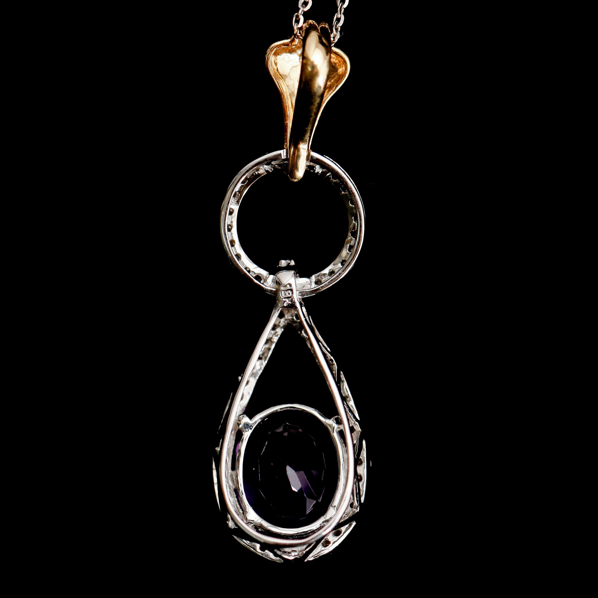 HÄNGE MED KEDJA, 18 k vit/gult guld, ametist 3.22 ct, briljantslipade diamanter tot 0.33 ct.