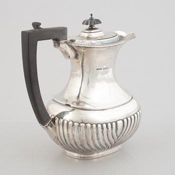 Te- och kaffeservis, 3 delar, samt sockerskål, silver, bl a E. Silver & Co, Sheffield, England 1946-47.