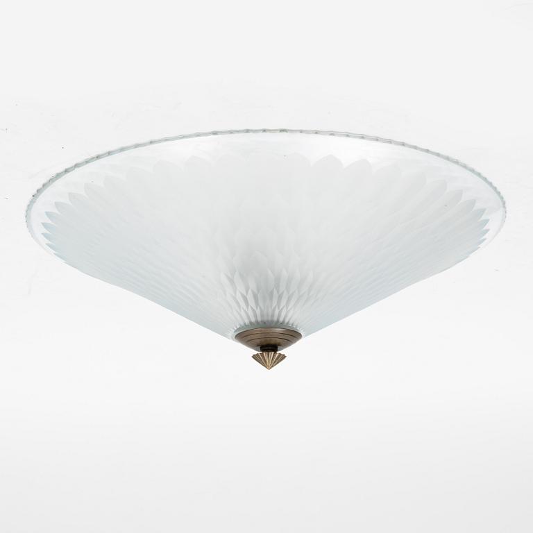 A glass ceiling lamp attributed to Edward Hald Orrefors, firsta part of the 20th Century.