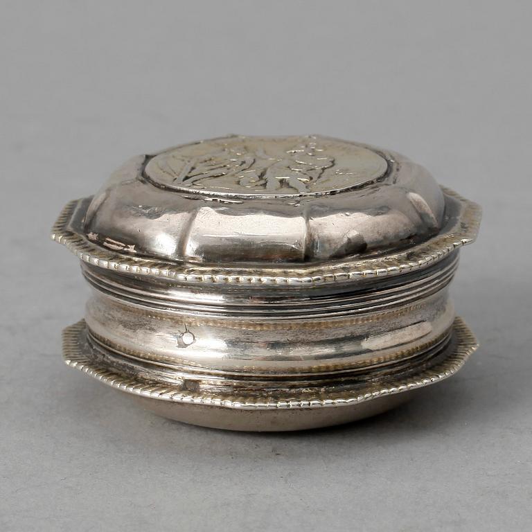 KYRKDOSA, silver, Mathias Grahl, Göteborg, 1740-76.