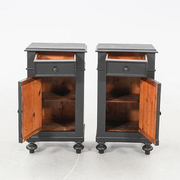 Sängbord ett par omkring 1900.