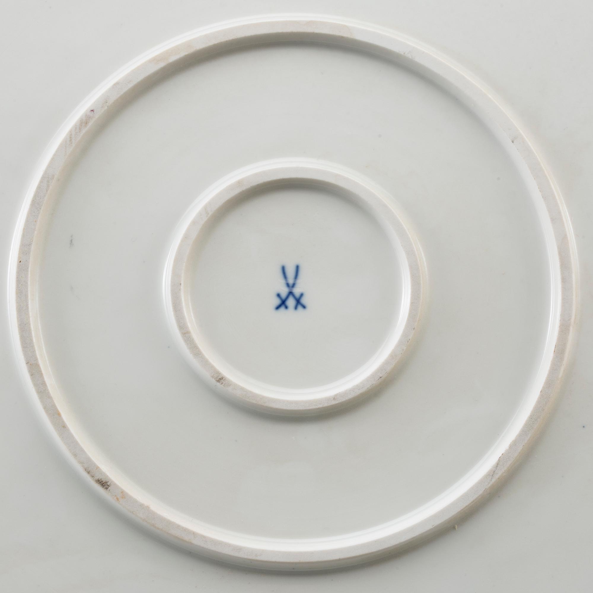A MEISSEN TRAY, 20th century.