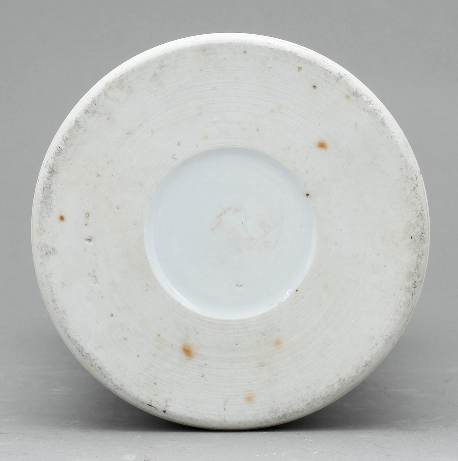 PERUKVAS, porslin, Kina, 1900-tal.