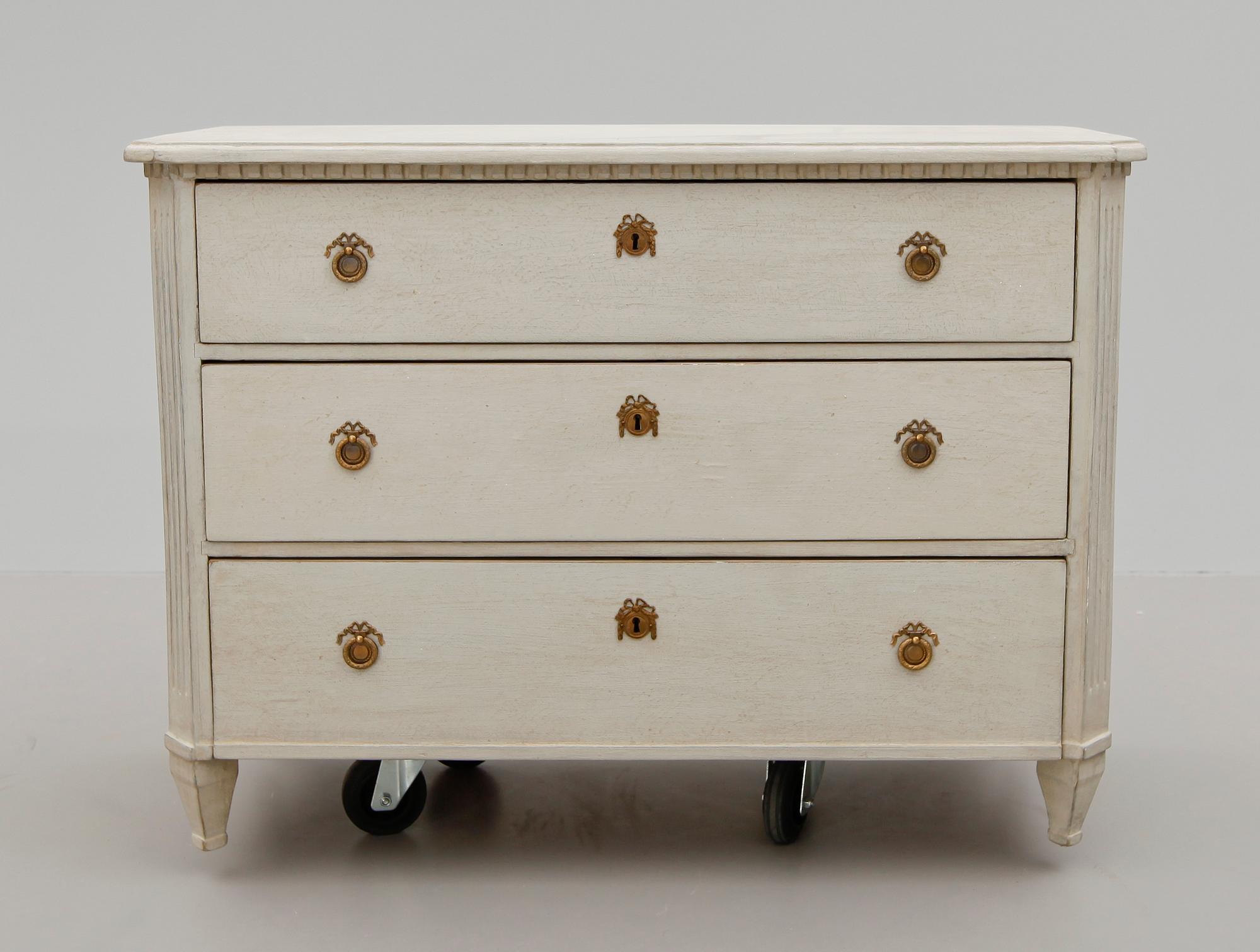 BYRÅ, gustaviansk stil, 1800-tal.