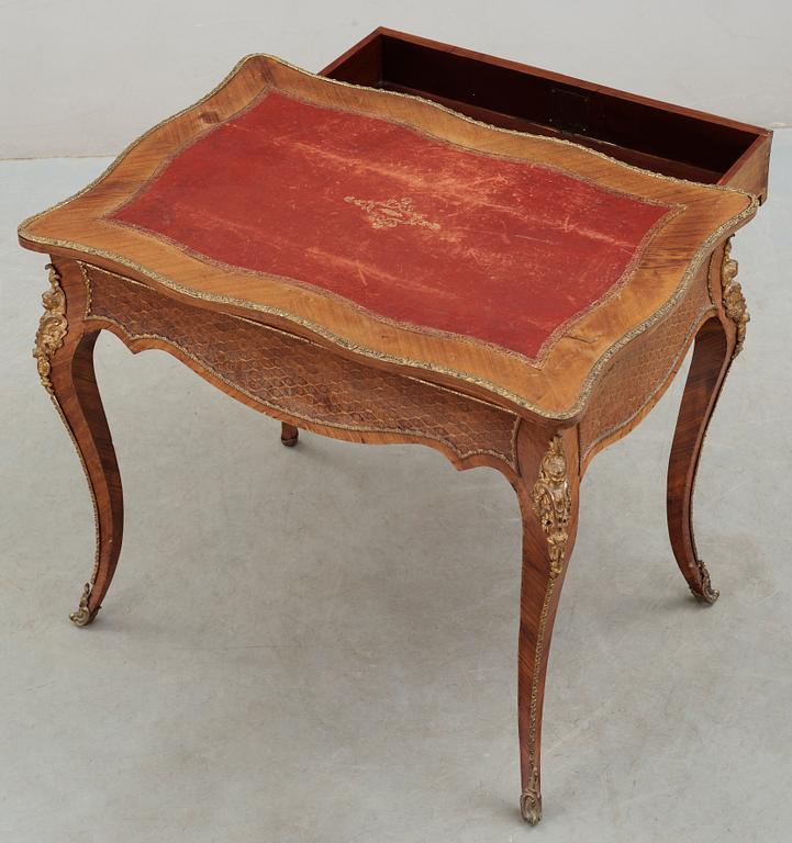 DAMSKRIVBORD, Louis XV-stil, Frankrike, troligen omkring 1900.