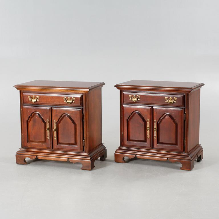 A pair of cabinet from American Drew Inc, from the latter half of the 20th century.