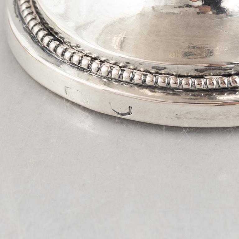 Bowl with lid, silver, maker's mark AEK and indistinct mark, 18th/19th century.