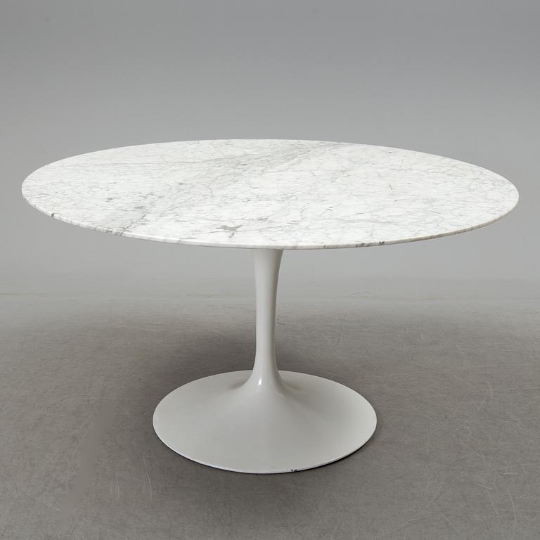 A 'Tulip' table by Eero Saarinen.
