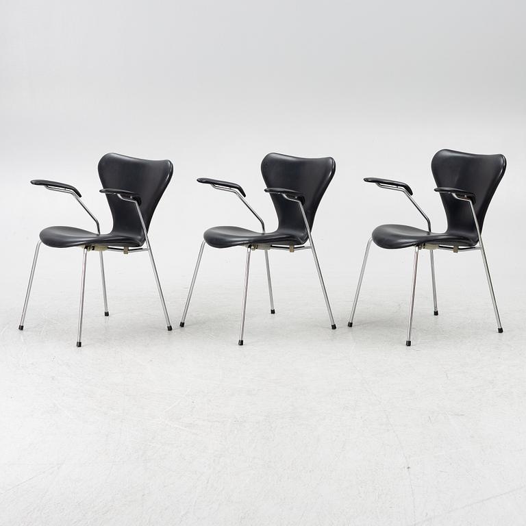Arne Jacobsen, karmstolar 3st, "Sjuan", Fritz Hansen, 2000-tal.