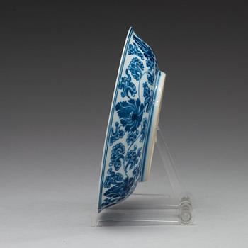 SKÅLFAT, porslin. Qingdynastin, Kangxi (1662-1722).