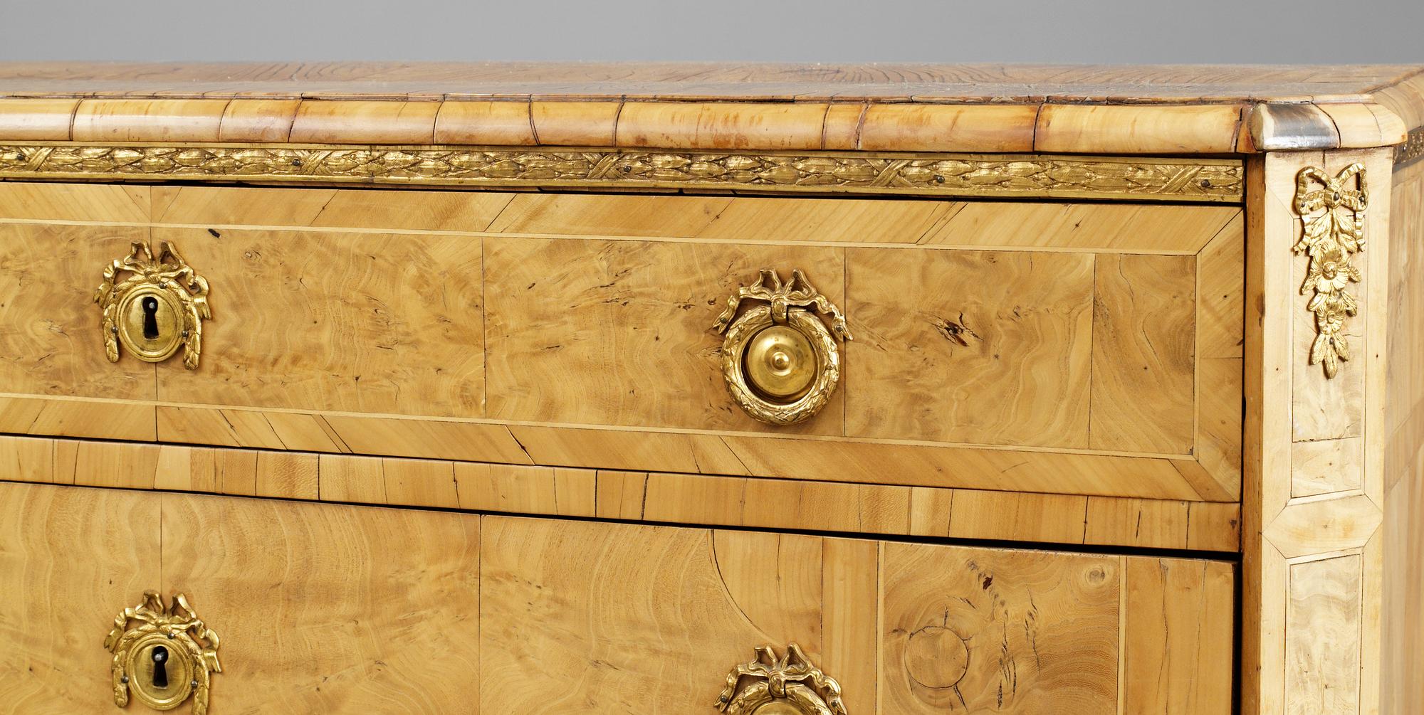 A Gustavian commode.
