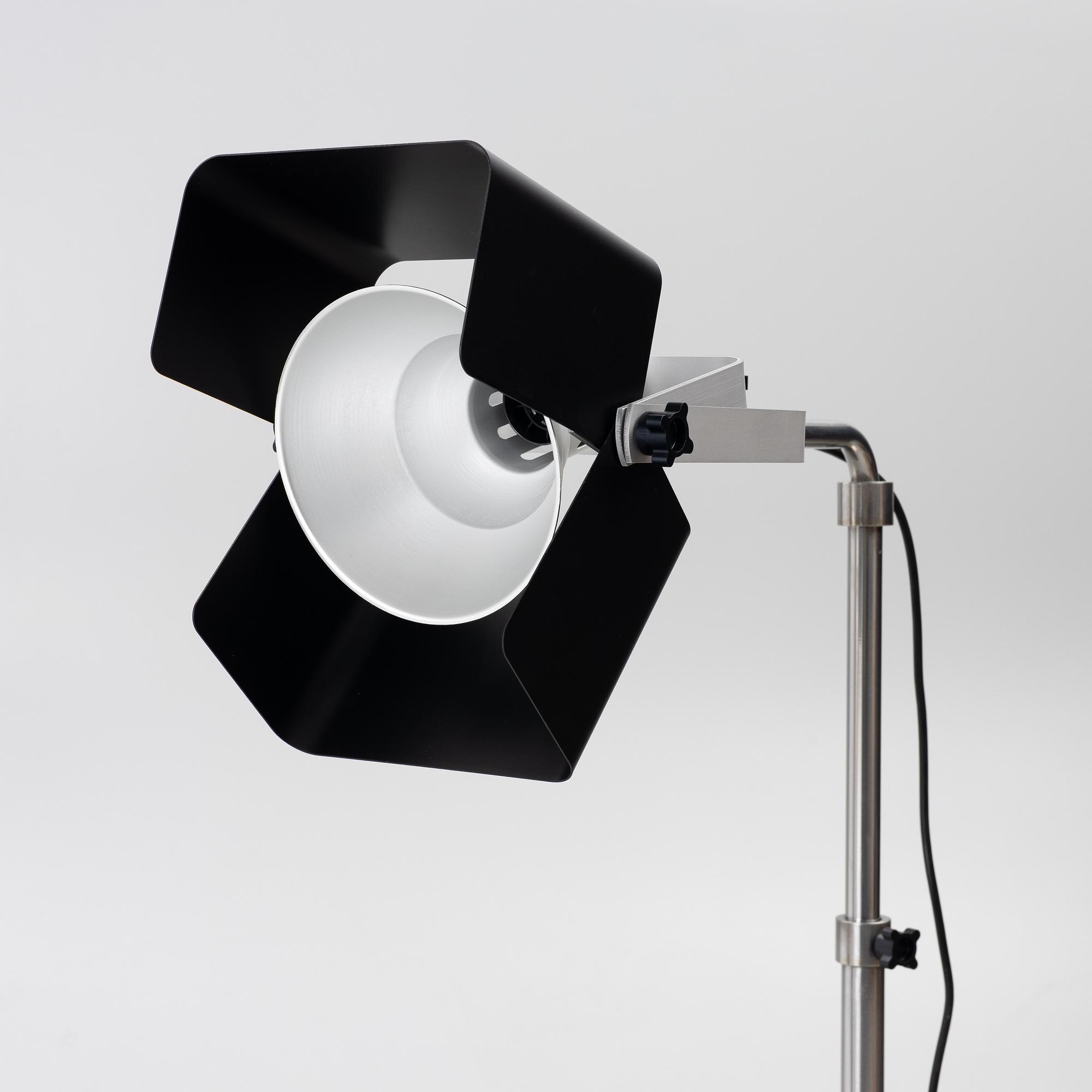 Yrjö Kukkapuro, golvlampa, "YK100C", Blond, samtida.