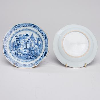 TALLRIKAR, 13 ST, porslin, Kina, Qianlong 1736-1795.