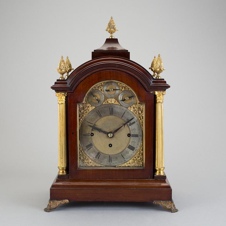 BORDSUR, av typen Westminster Chime Clock, 1800-talets första hälft.