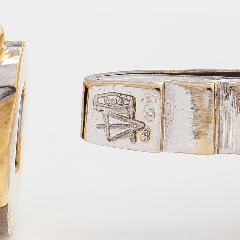 An 18K gold/white gold bracelet, Switzerland.