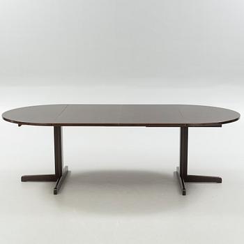 A diningroom furniture set of 7 pieces by Thonet from the second half of the 20th century.