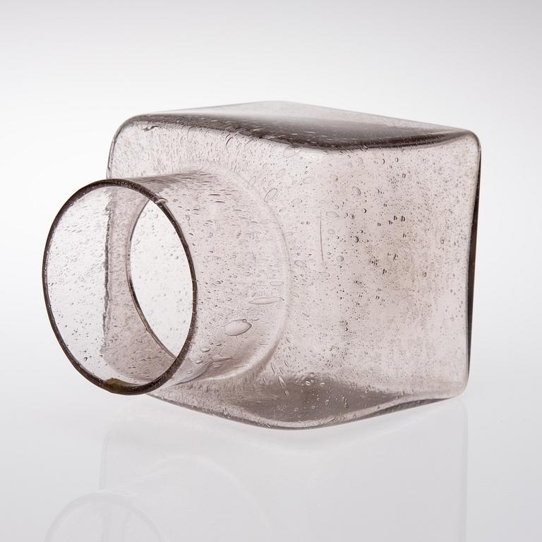 KAJ FRANCK, KARAFF, glas, signerad K. Franck Nuutajärvi Notsjö -62, OCH BURK, glas, märkt Nuutajärvi Notsjö.