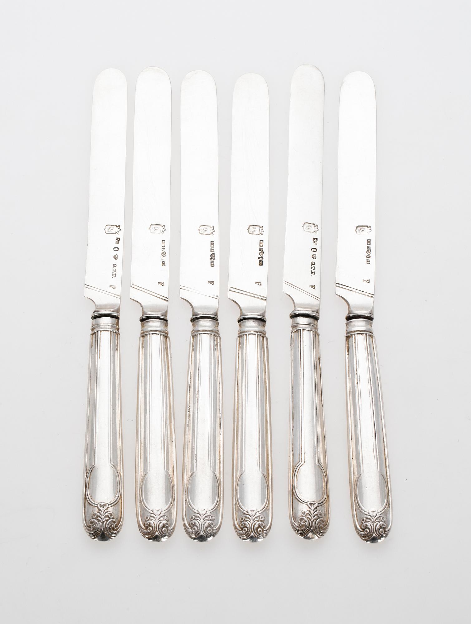 KNIVAR, 2+4, silver, G.T. Folcker resp. G. Möllenborg Féron, Stockholm, 1855 resp. 1866. Ca 240 g.