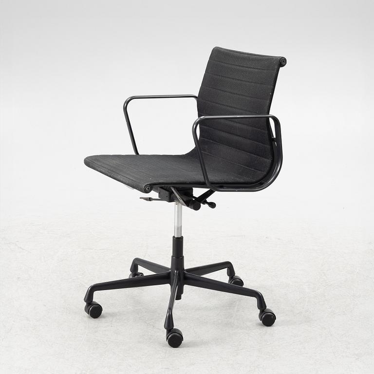 Charles & Ray Eames, kontorsstol, "EA 108" för Vitra.