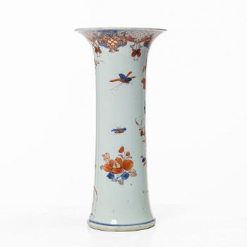 A porcelain vase, China, 18th century.