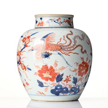 Kruka med lock, porslin. Qingdynastin, Kangxi (1662-1722).