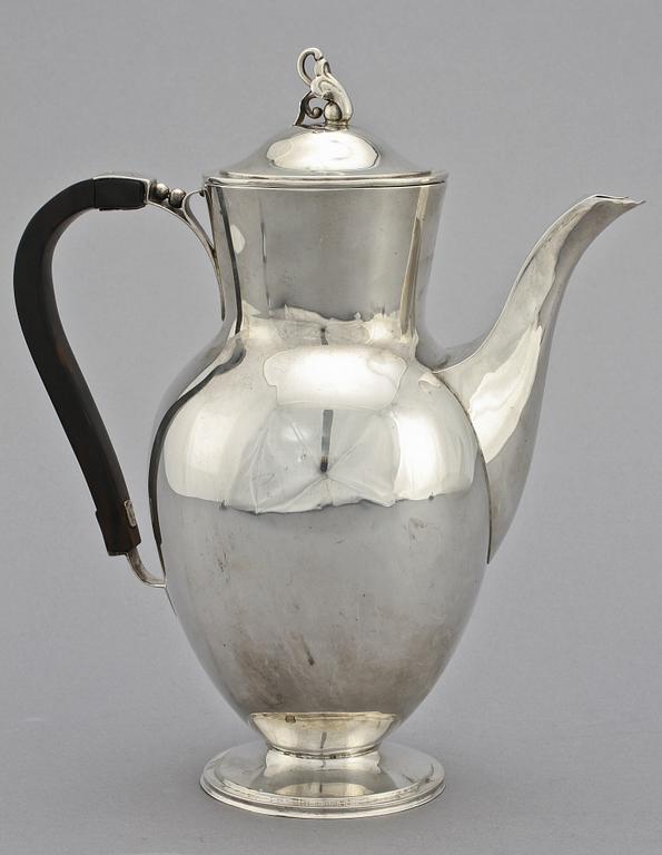 KANNA, silver, trol Danmark, 1900-talets första hälft. Vikt 652 g.