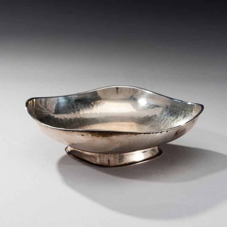 SKÅL, silver, Auran Kultaseppä, Åbo 1979. Vikt 193 g.