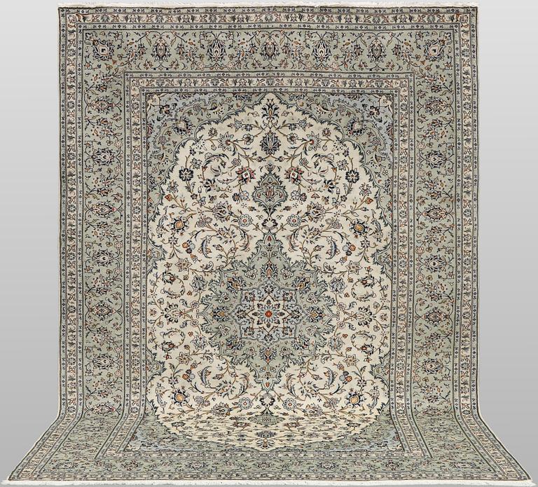 A Keshan carpet, 310 x 206 cm.