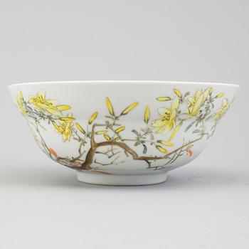 A chinese porcelain bowl. Republic.