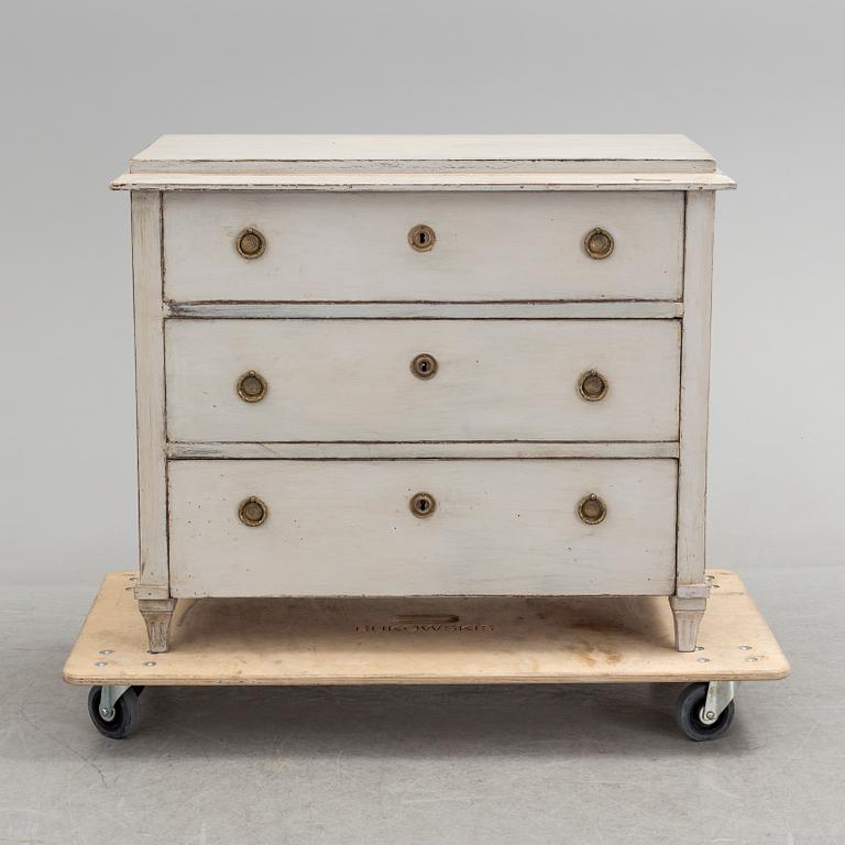A mid 19th century chest of drawers.
