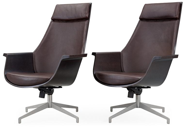 A pair of Jorge Pensi 'Bkai' brown lether and aluminium armchairs by Nueva Linea, Spain.