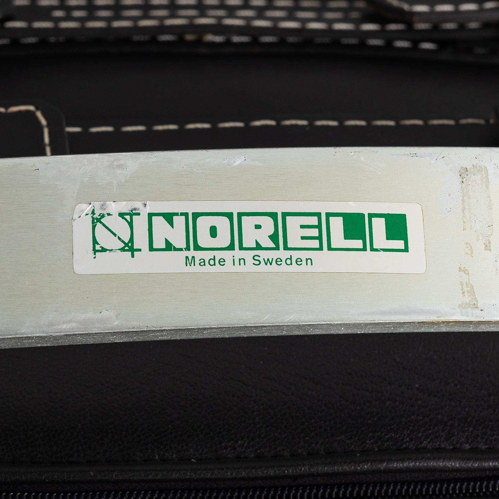Arne Norell, fåtöljer, ett par, "Ari", Norell Möbel AB, 1990-tal.
