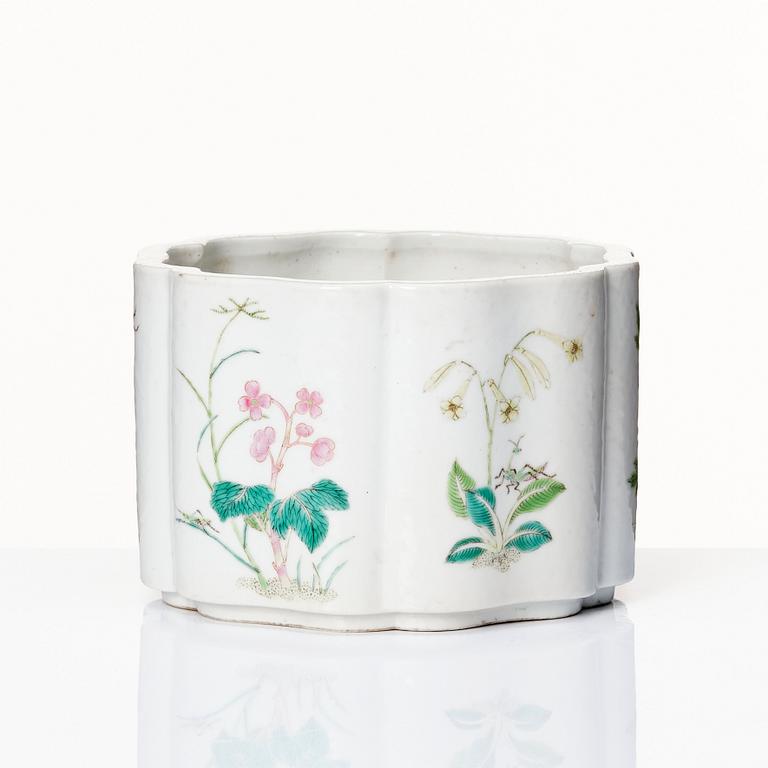 A Chinese famille rose flower pot, Republic period, 20th Century.