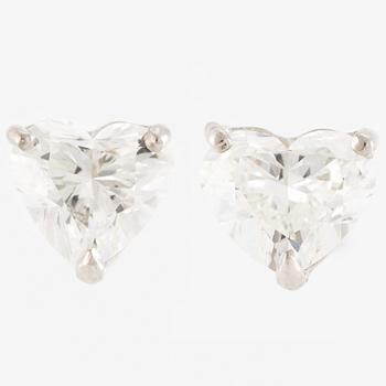 Earrings, 18K white gold set with heart-shaped diamonds. Accompanied by GIA dossier.