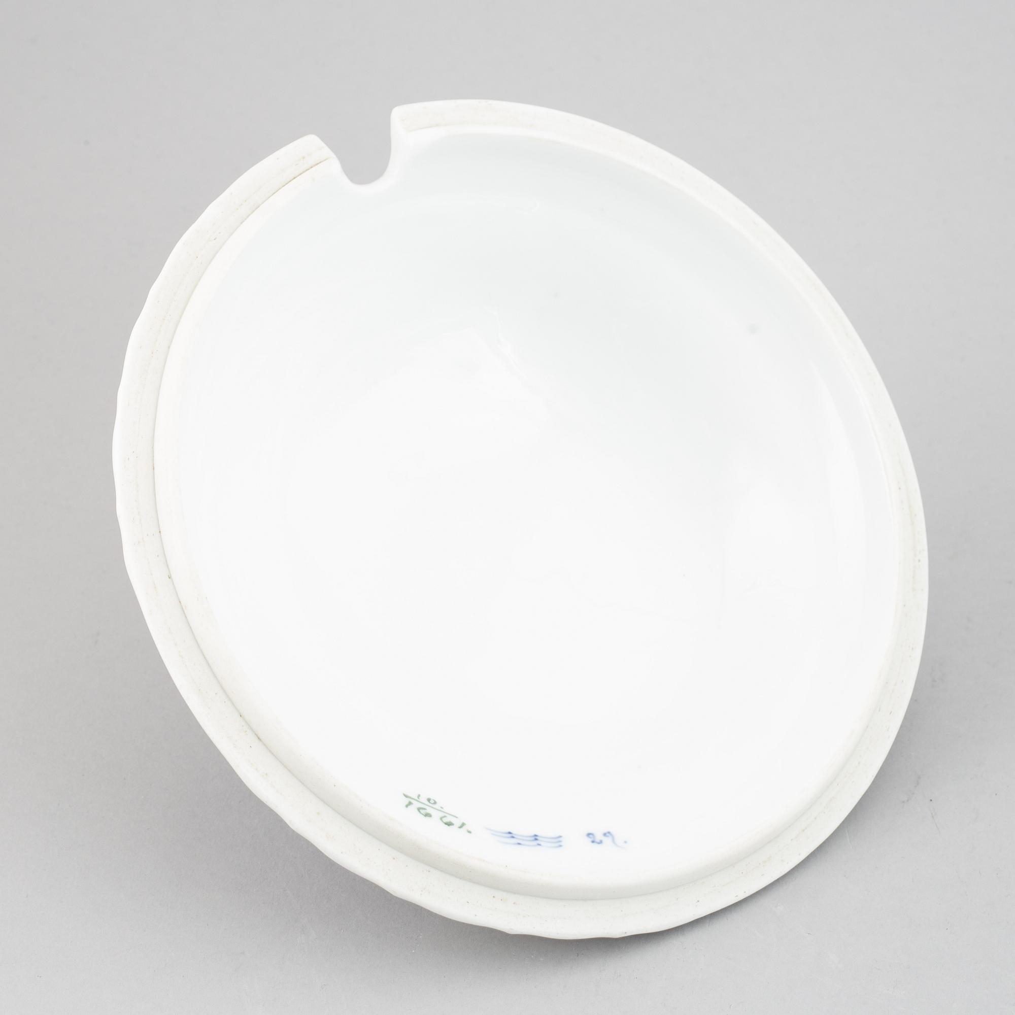 Royal Copenhagen, a 'Blå Blomst' porcelain tureen, Denmark.